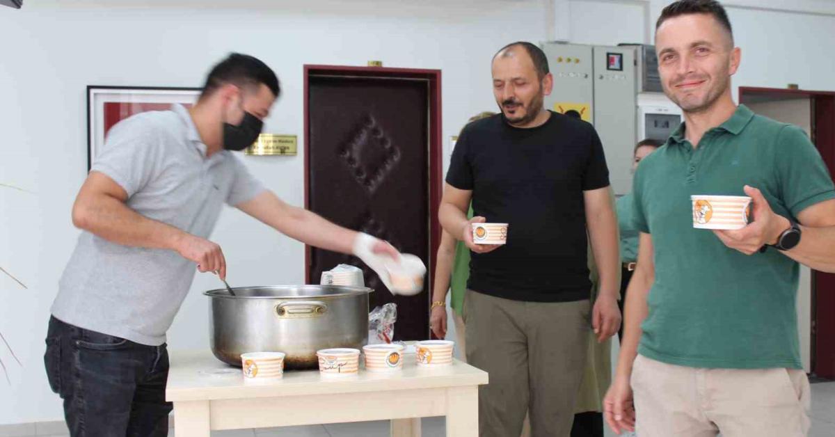 duzcede asure kazani dayanisma icin kaynadi 2gTVNdVK.jpg