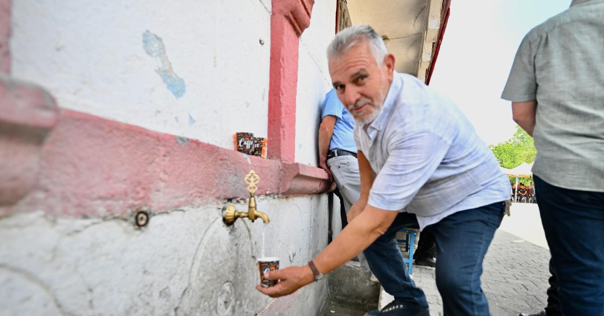 duzcede ataturkun anisina ayran ikram edildi CDKe99Ey.jpg