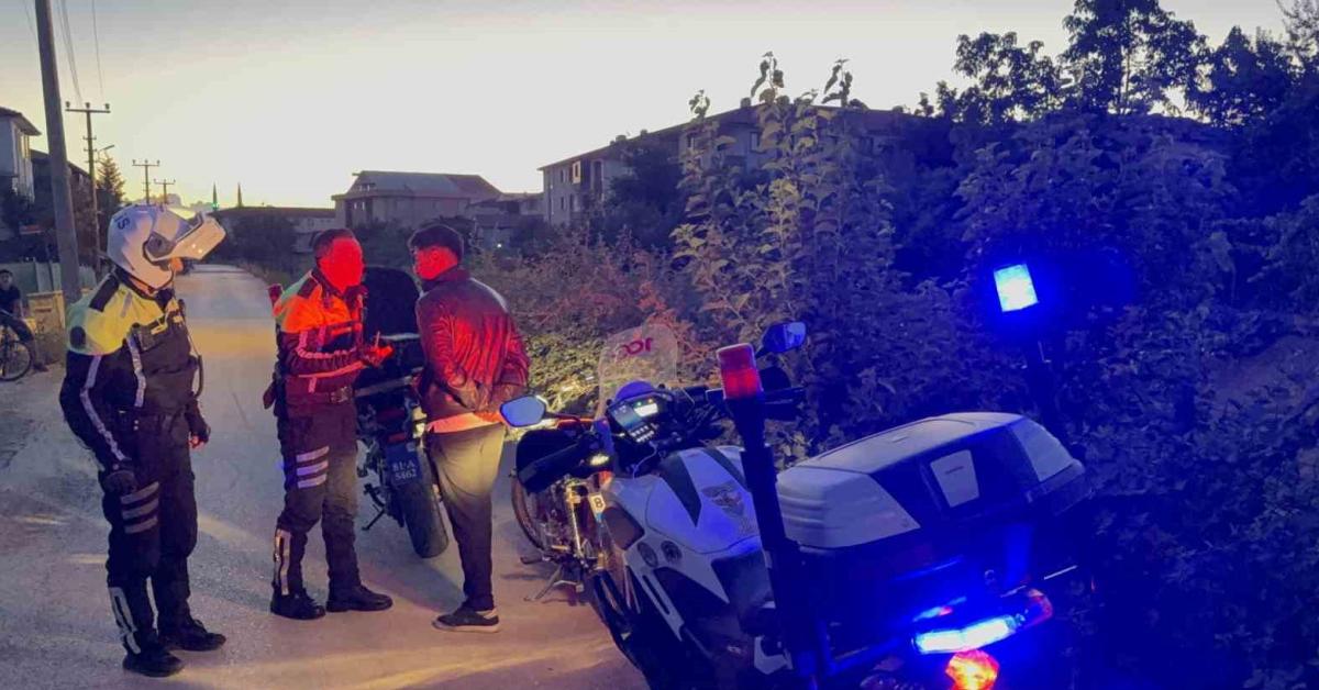 duzcede motosikletli surucu polisten kacarken yakalandi cezayi yedi 4tfHGjv1.jpg