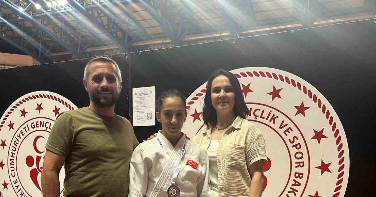 duzceli judocu erva eren turkiyenin gururu oldu gR5YKRUt.jpg