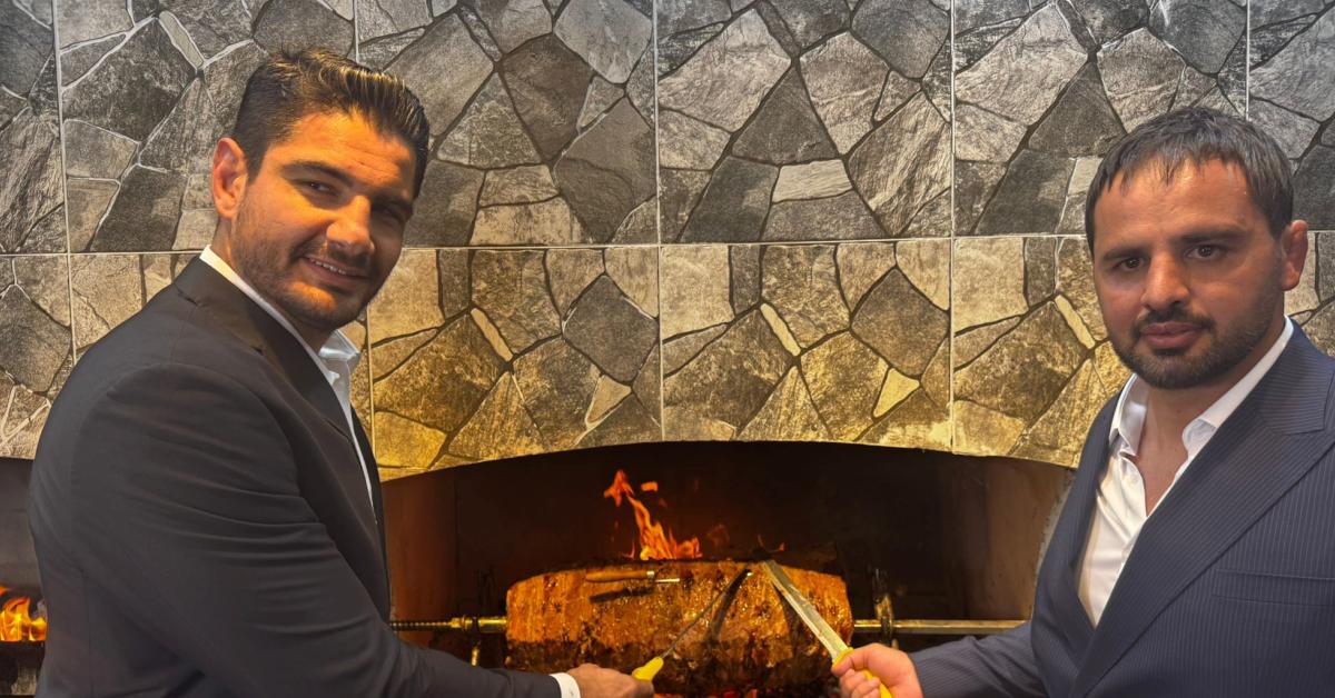 ibrahim bolukbasinin yeni restoran acilisi WSW1z4Dg.jpg