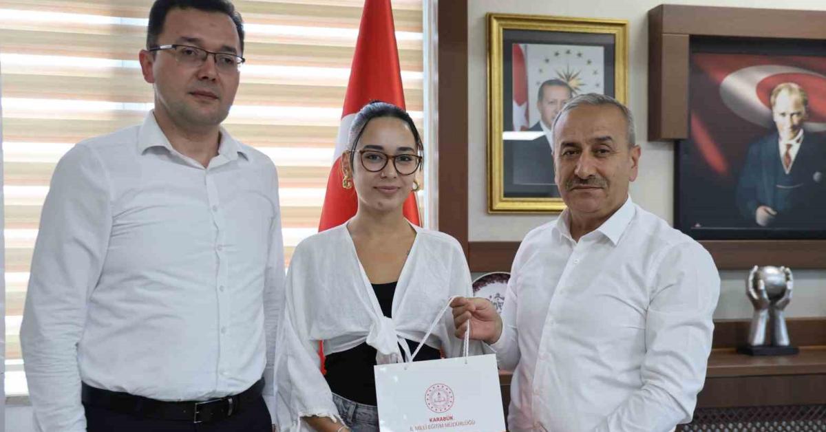 karabuklu ogrenci 15 temmuz slogan yarismasinda turkiye birincisi oldu rWUrMME9.jpg
