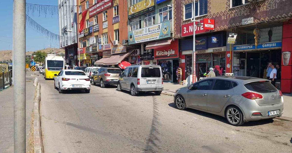 karabukte sokak ortasinda kavga tornavida ile saldirmak istedi nAYUfPB2.jpg