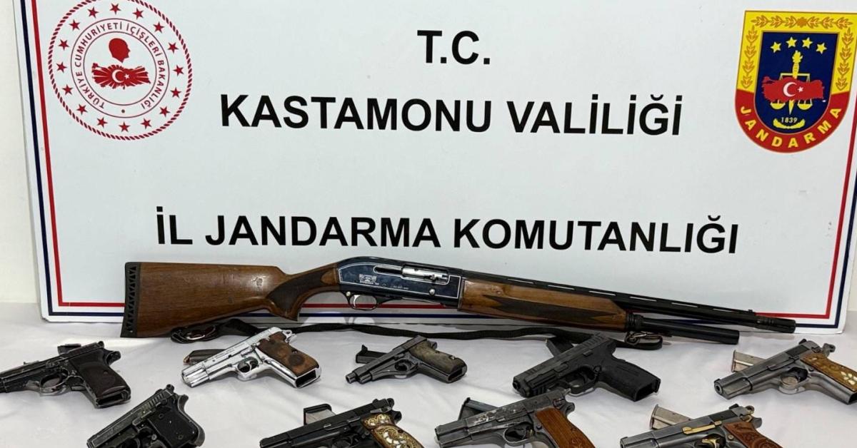 kastamonuda 10 ruhsatsiz silah ele gecirildi ATJUslnB.jpg
