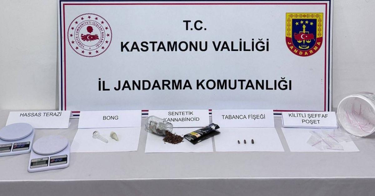 kastamonuda uyusturucu operasyonu iki tutuklama W9C2z1Yp.jpg