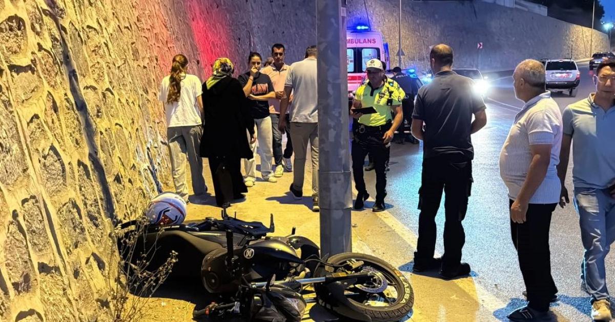 kocaeli gebzede motosiklet kazasi biri agir iki kisi yaralandi LUc9uGF1.jpg