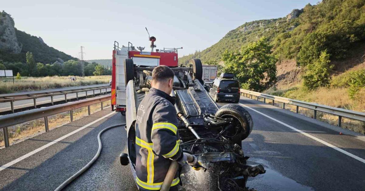 sakarya bilecik eskisehir yolunda trafik kazasi yaralilar var FgJrzNBb.jpg
