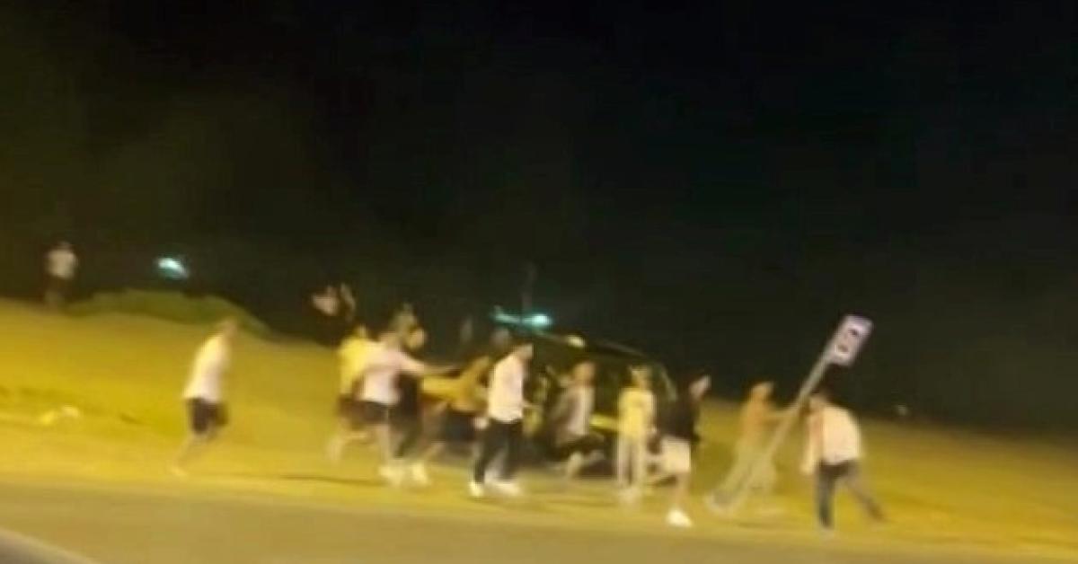 sakarya karasuda yan bakma tartismasi kavgaya donustu polis yaralandi mg5DLd83.jpg