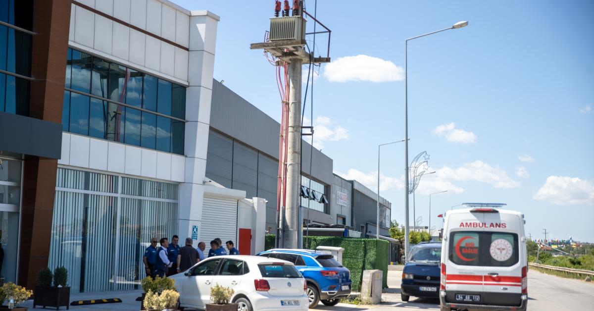sakaryada asma tavan coktu 3 kisi yaralandi wER7EytD.jpg