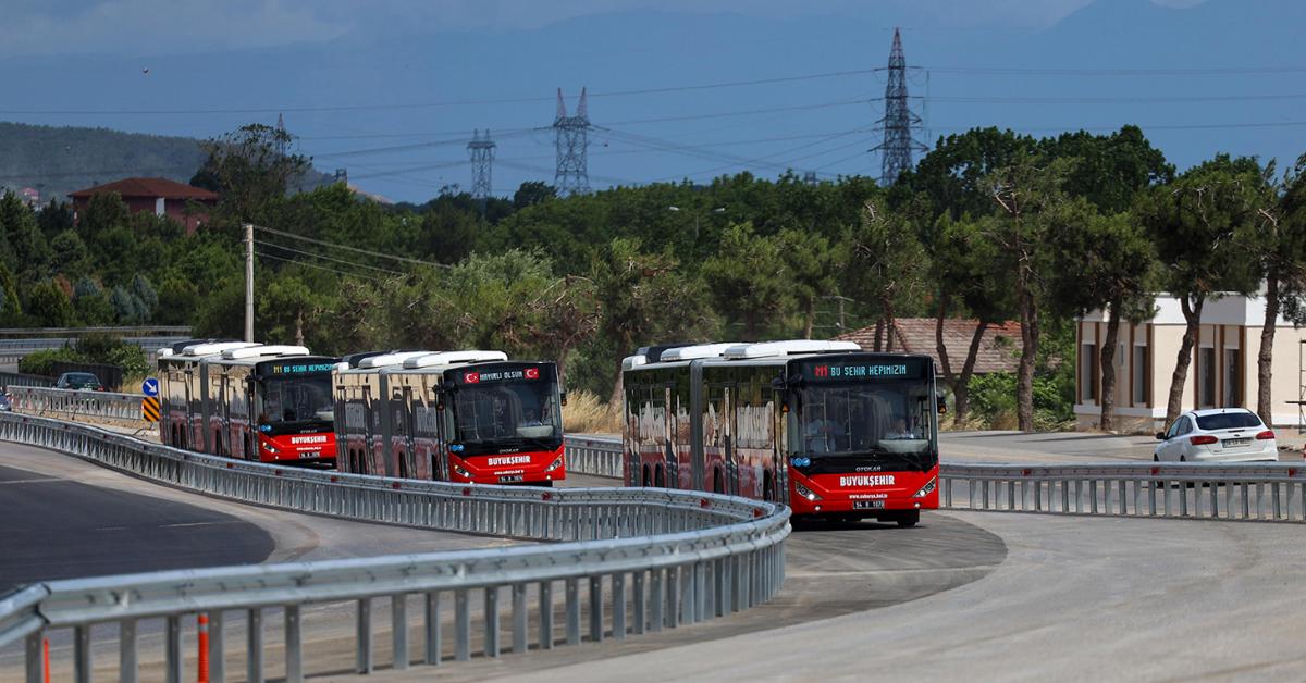 sakaryada metrobus seferleri basladi turkiyede ikinci oldu r1sAUdvn.jpg