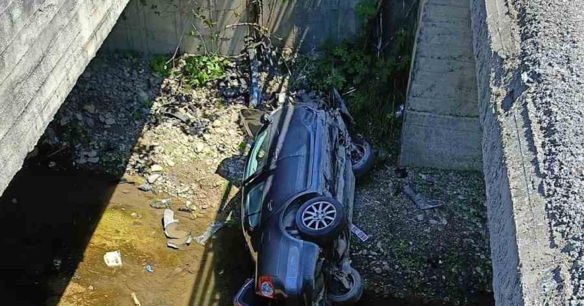 zonguldak ankara yolunda otomobil dereye uctu m5r2wnNO.jpg