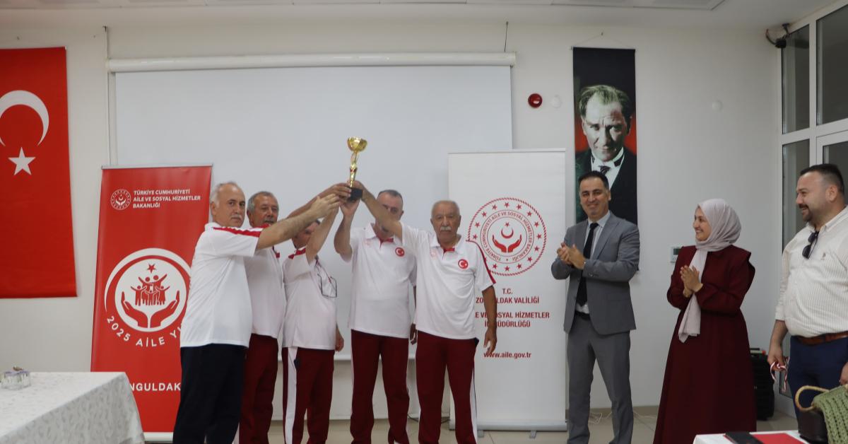zonguldakli kibris gazileri boccede bulustu TbPZXujt.jpg