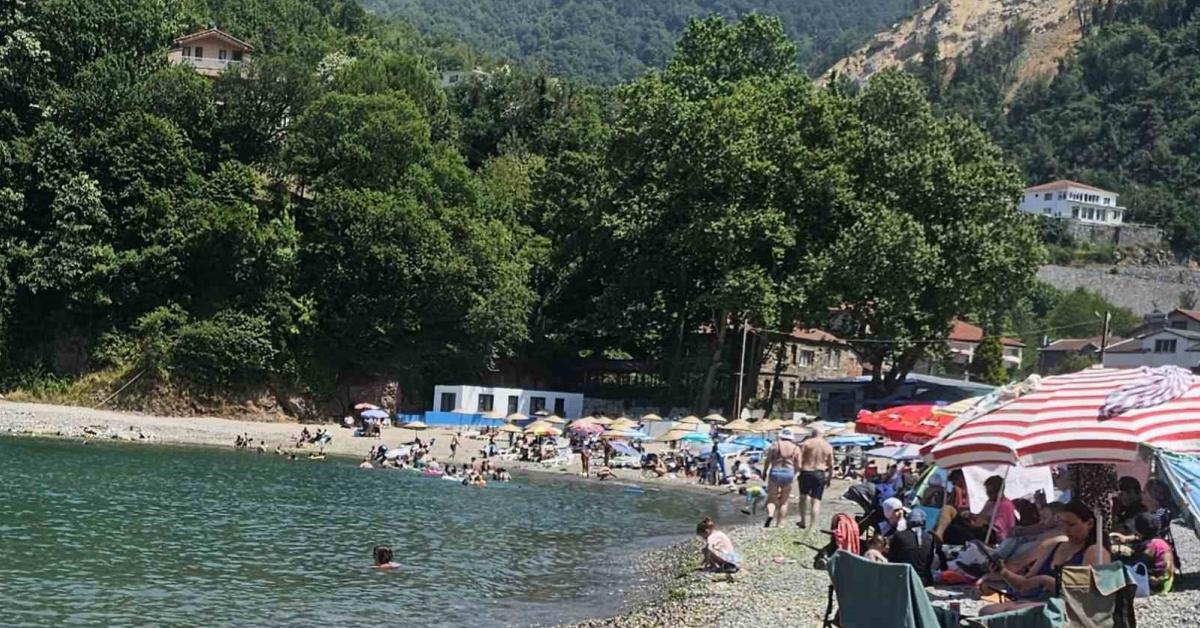 zonguldaktaki iliksu plajina yogun ilgi 8Q3N4lij.jpg