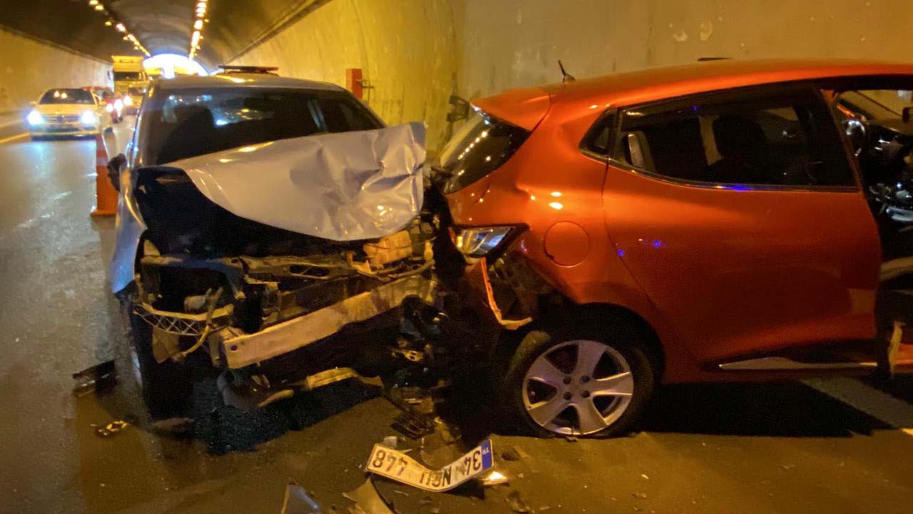 7 Araçlı Zincirleme Kaza Çok Sayıda Yaralı Var