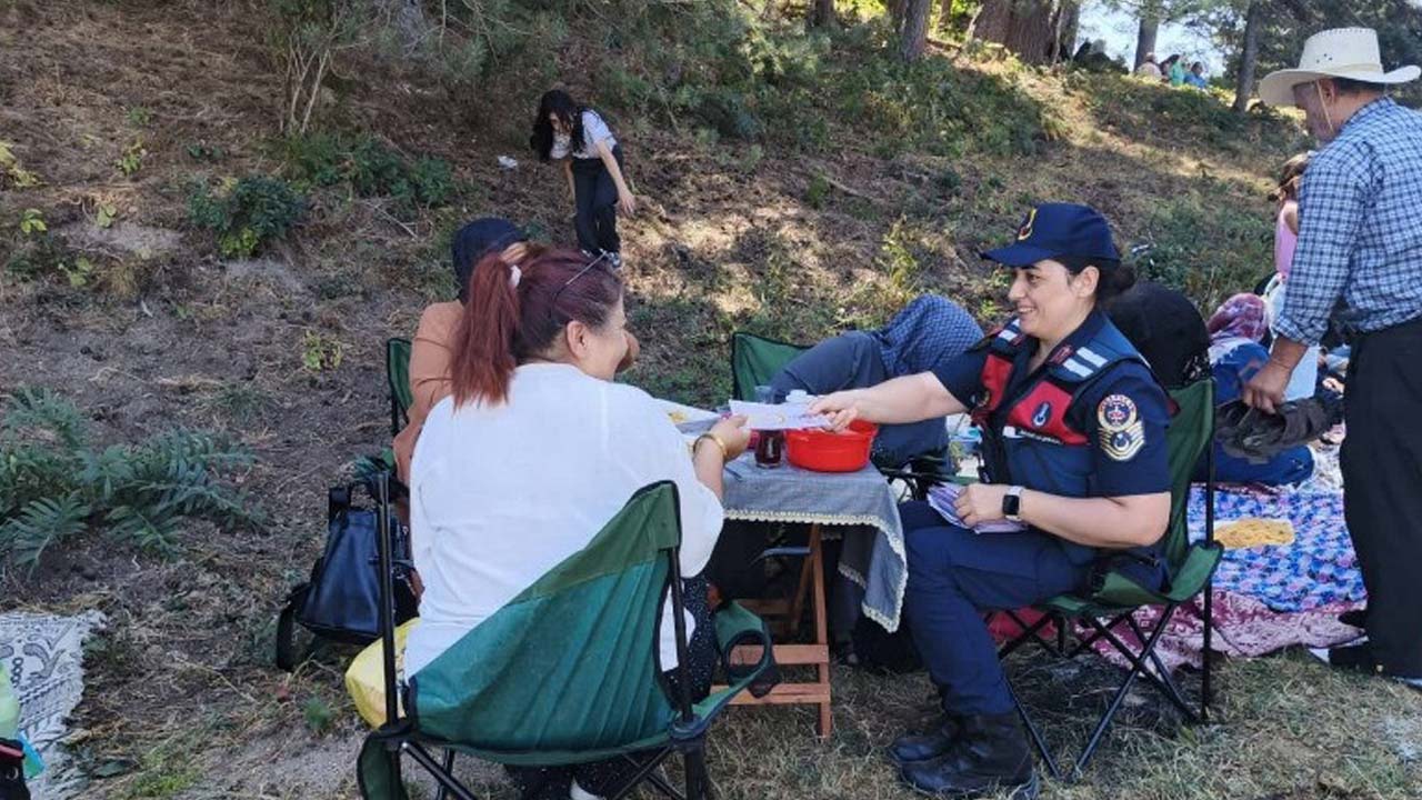Bolu'da 2Jandarma Sürpriz Yaptı