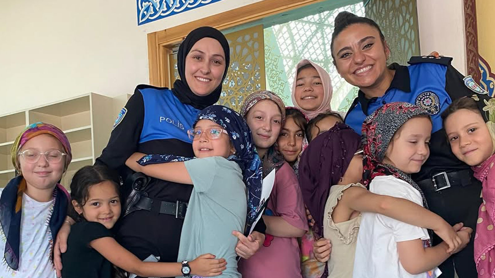 Bolu’da Polis Ekipleri Yaz Kursu Öğrencileriyle Bir Araya Geldi