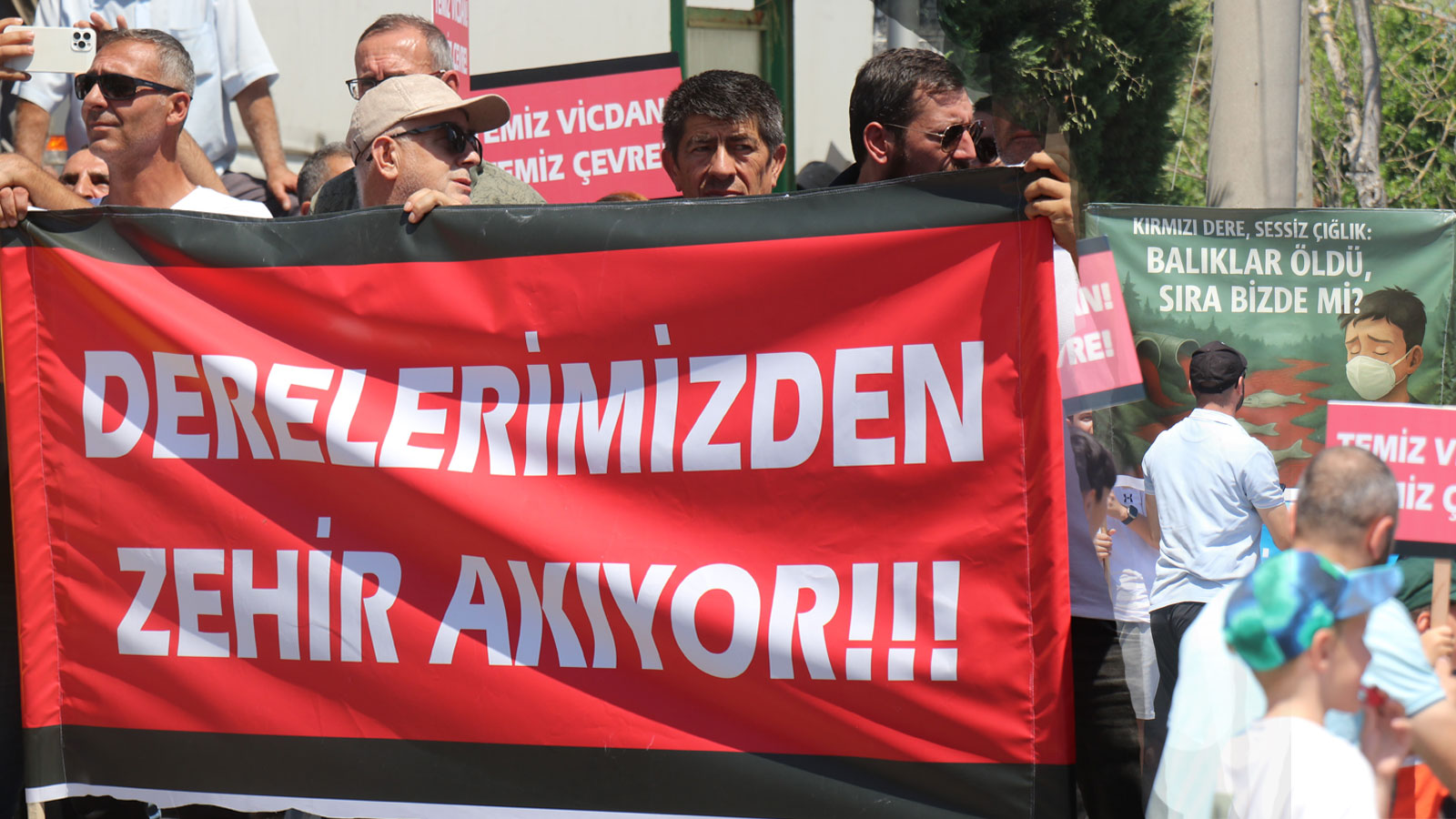 Fabrika Kaynaklı Dere Kirliliği Halkı Ayağa Kaldırdı