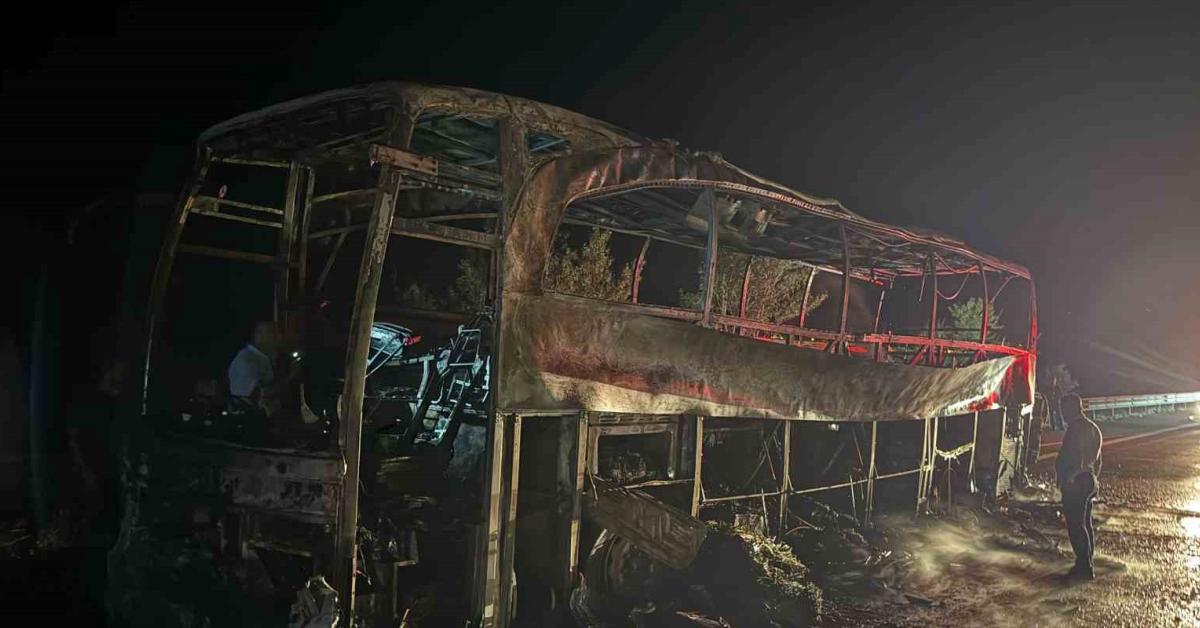 ankara kizilcahamamda yolcu otobusu kule dondu dOayYOkQ.jpg