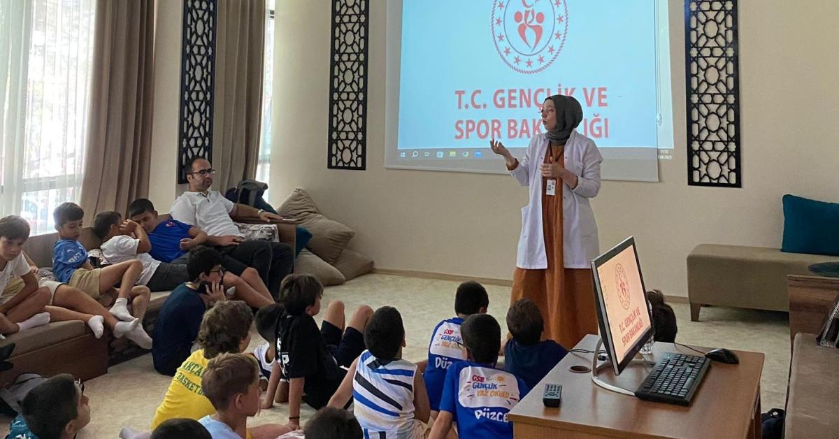 duzce akcakocada ogrencilere saglik ve teknoloji farkindaligi egitimi vmxiEeVY.jpg