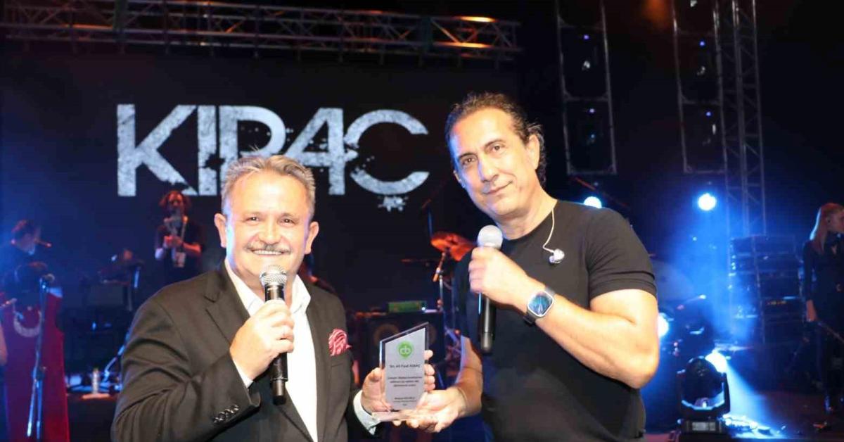duzce cumayerinde coskulu konser gIzB7YHl.jpg