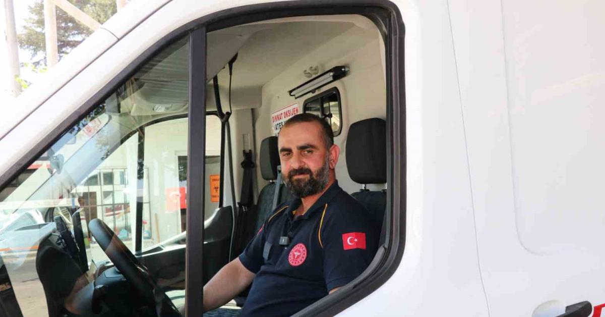 duzcede ambulans soforunden ornek dayanisma 3aPmnIMl.jpg