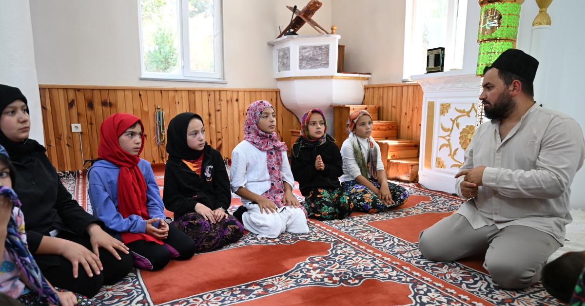 duzcede imamdan ornek egitim yaz kursunda cevre bilinci de kazandiriliyor m6TgPGRu.jpg