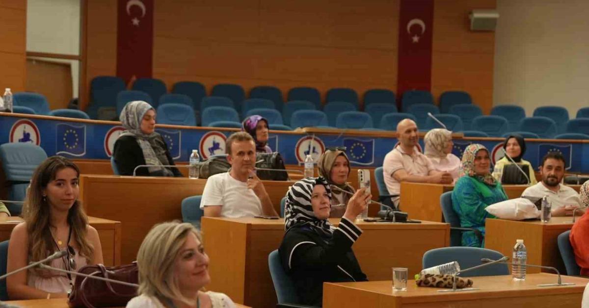 duzcede isitme engelliler icin sessizligin icinde huzur semineri duzenlendi wBLGX9pY.jpg