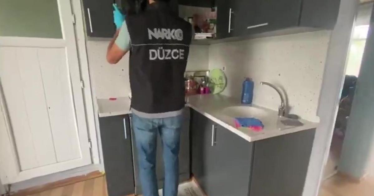 duzcede uyusturucu operasyonlarinda 48 kisiye yasal islem lL3MBrG5.jpg