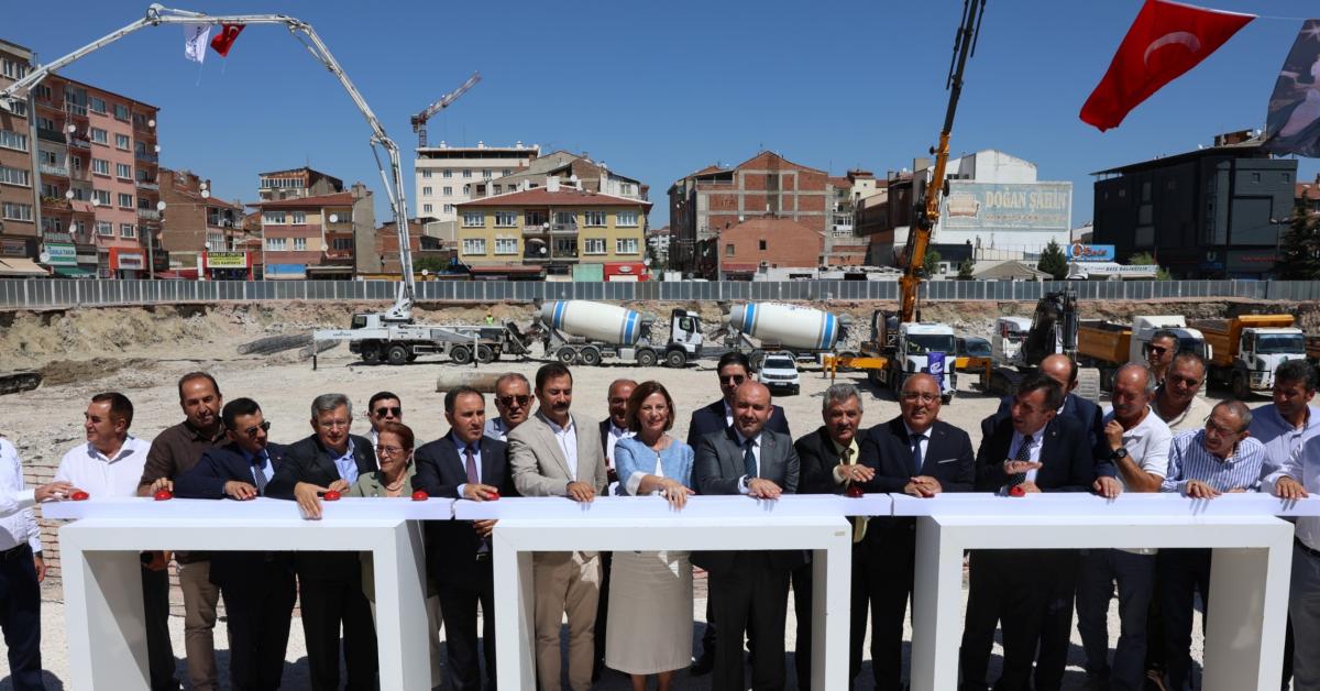 eskisehirde kurtulus kapali pazar yeri temel atma toreni uWucLngT.jpg