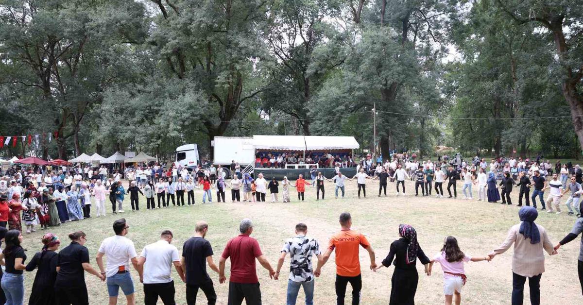 golyakada 88 geleneksel karduz yayla senligi duzenlendi O7PuLpRE.jpg