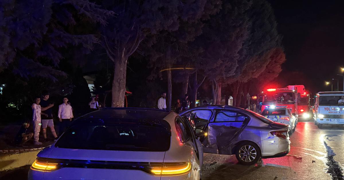 kartepede trafik kazasi 4 kisi yaralandi khGfu9dS.jpg