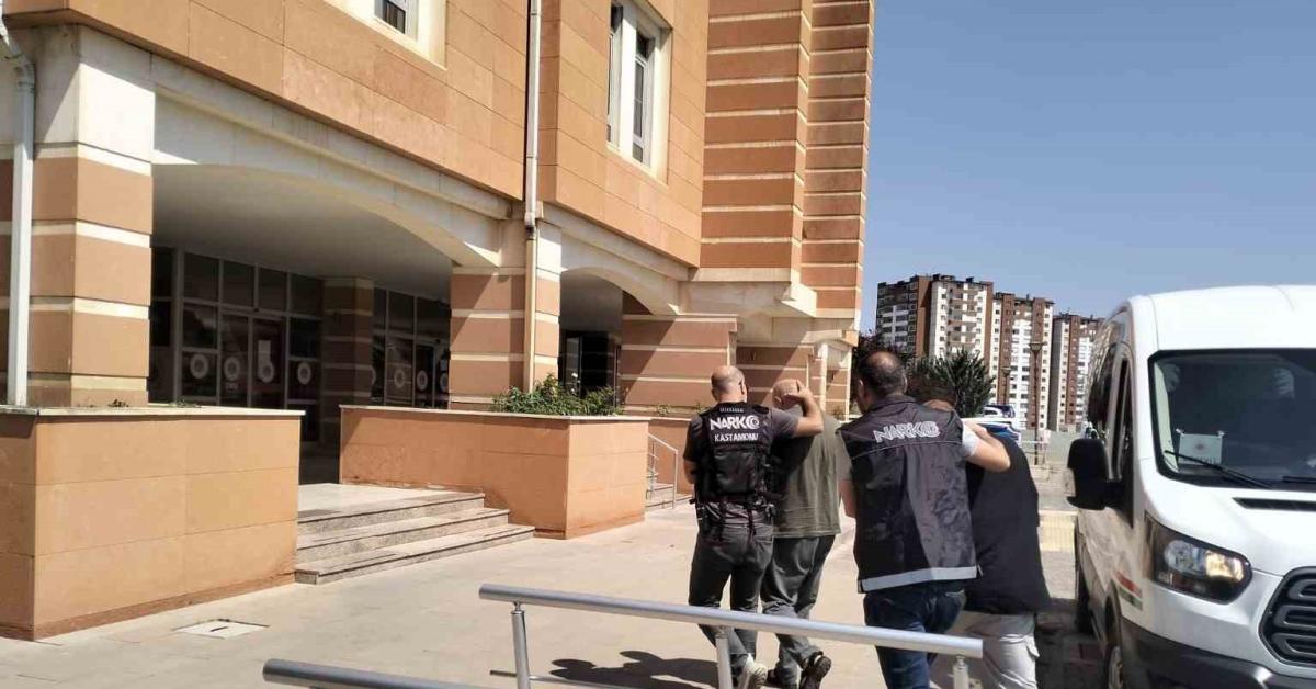 kastamonuda 3 milyon tl degerinde uyusturucu madde ele gecirildi Ht16rDL4.jpg
