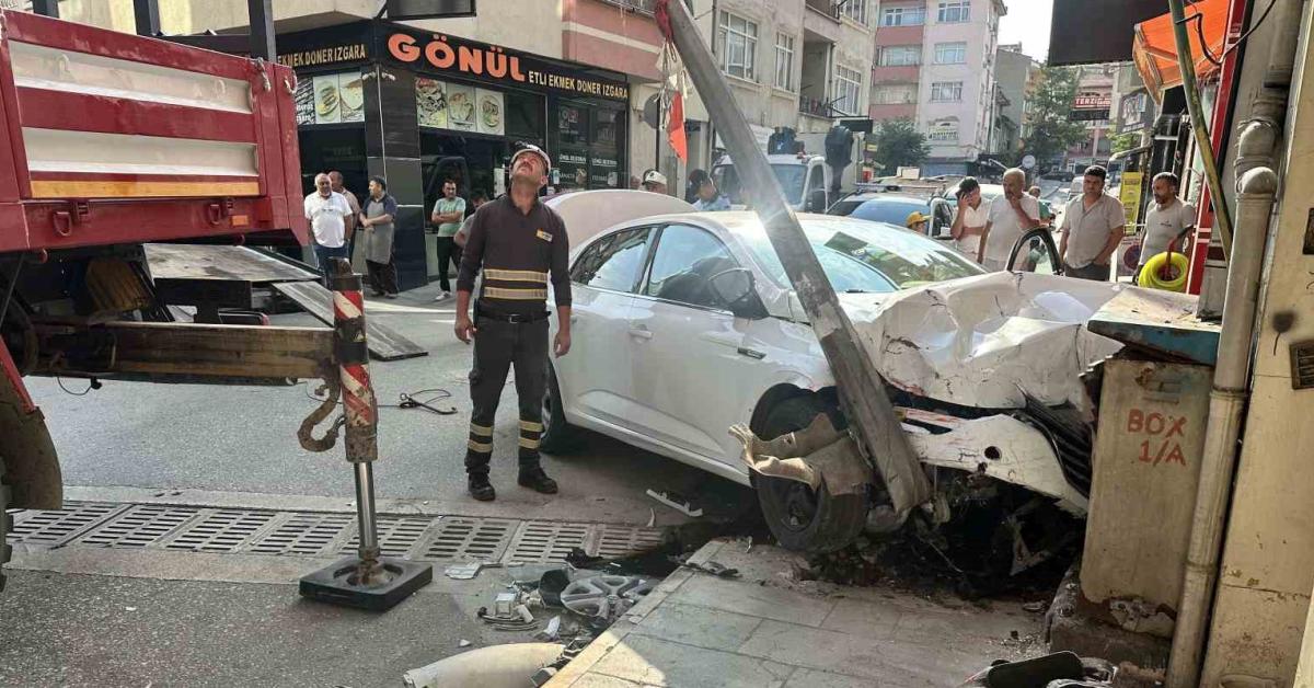 kastamonuda trafik kazasi iki otomobil carpisti ortalik karisti 2YqtkEri.jpg