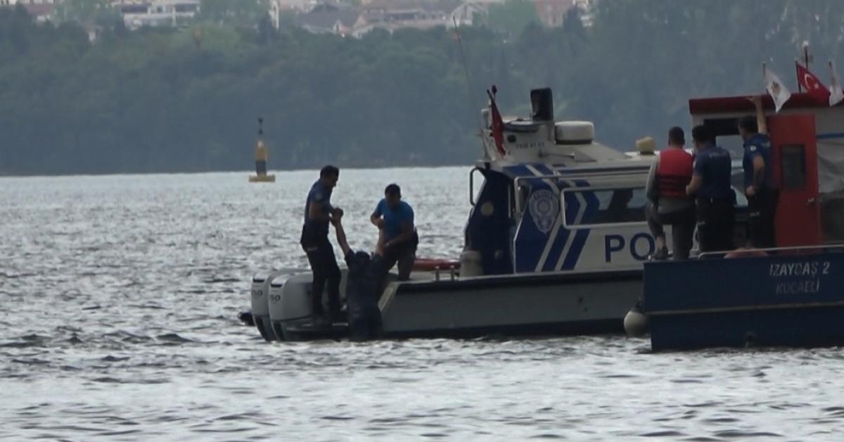 kocaelide denizde hareketsiz bulunan adam kurtarildi 7Uuui596.jpg
