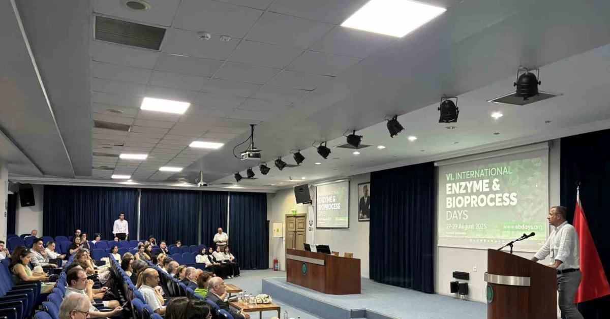 kocaelide uluslararasi bulusma VeC76RAW.jpg