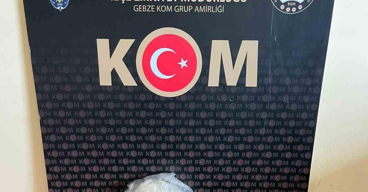 kocaelinin 3 ilcesinde es zamanli operasyon neler neler ele gecirildi PCZu2bTW.jpg