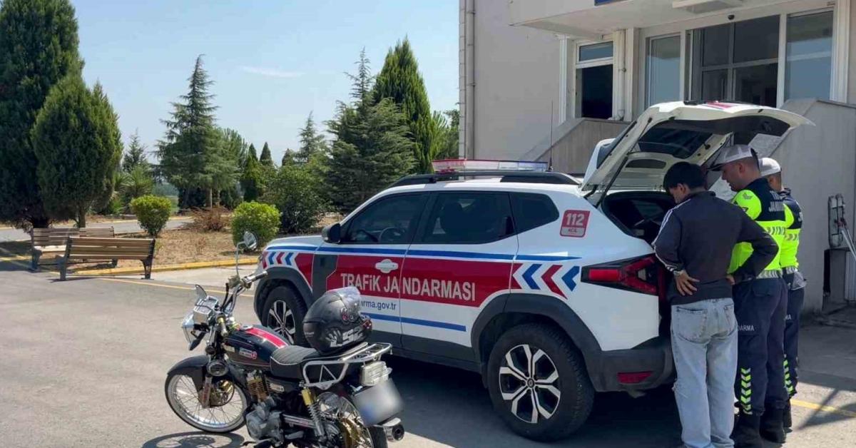 sakaryada motosiklet uzerine yatip gitti ehliyeti suresiz iptal edildi q3FWbIth.jpg