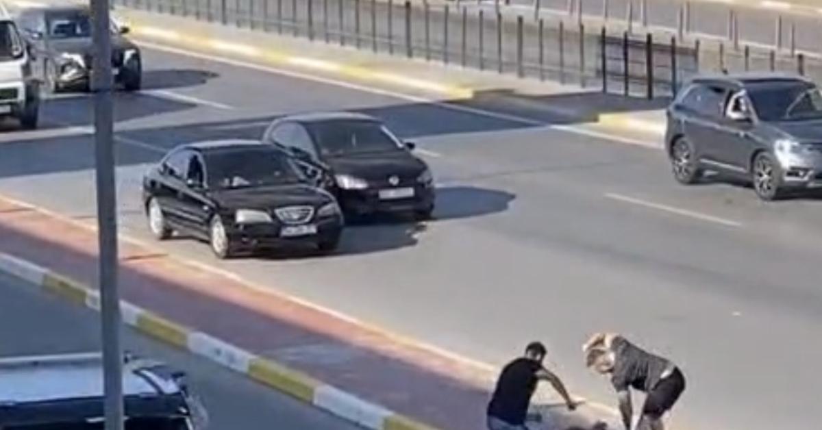 sakaryada trafikte cekic ve sopali kavga bvARTphH.jpg