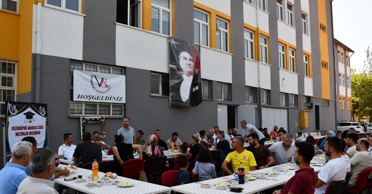 samsun vezirkoprude pilav gununde bulustular wemEFNsl.jpg