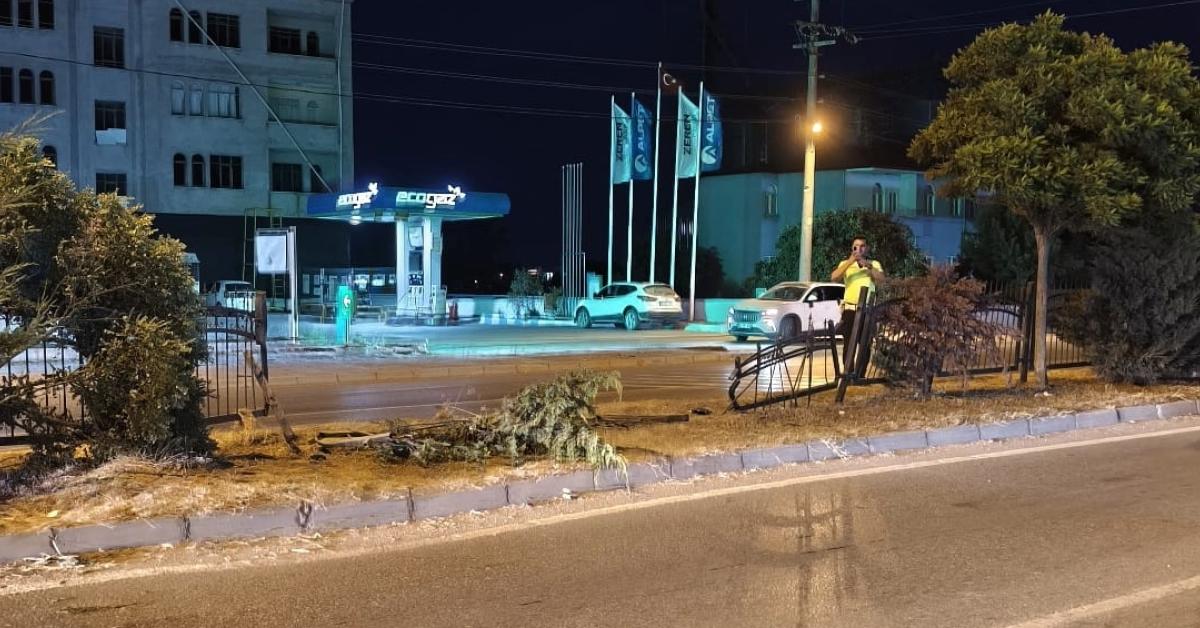 samsunda dugun konvoyunda kaza gelin ve arkadasi yaralandi 7q7dWvqz.jpg