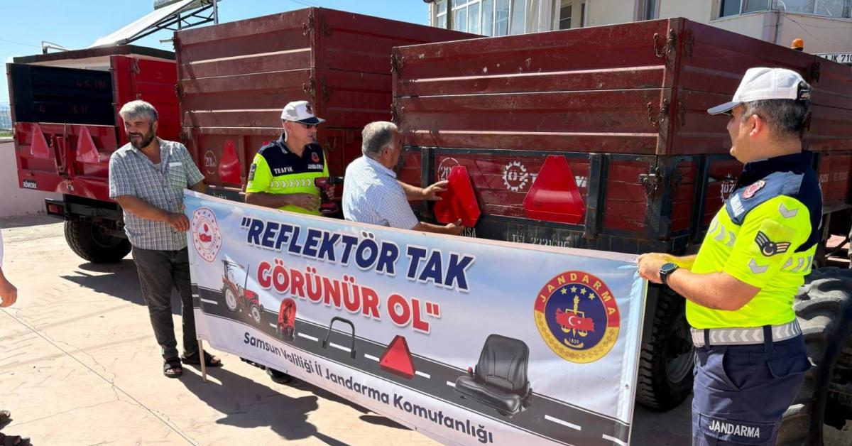 samsunda traktor suruculerine reflektor egitimi verildi 4ETIBhj2.jpg