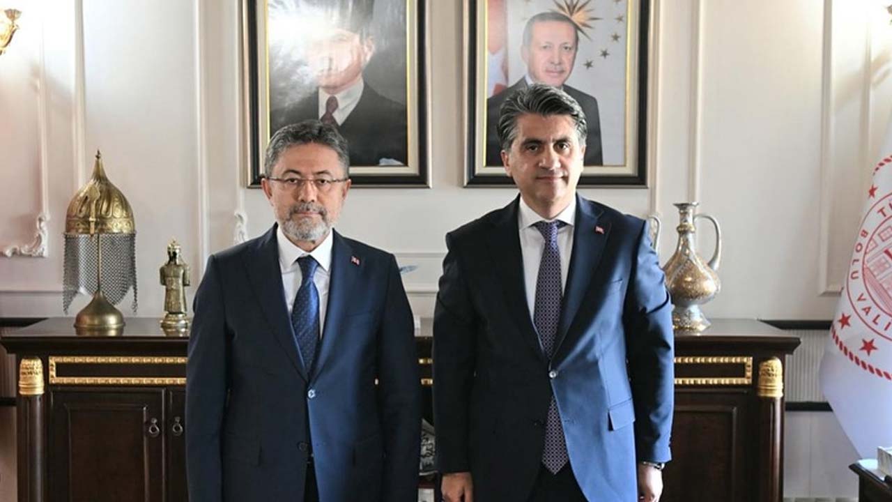 Bakan Bolu’ya Geldi, Şeref Defteri’ni İmzaladı2