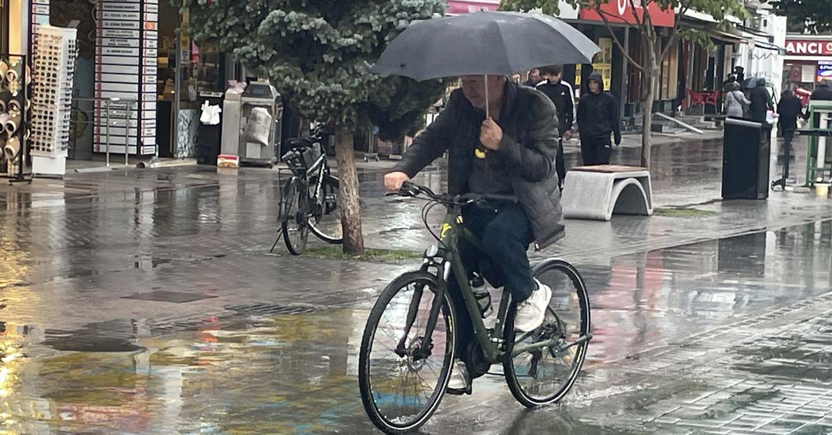 Bolu’da Sağanak Yağış Etkili Oldu44