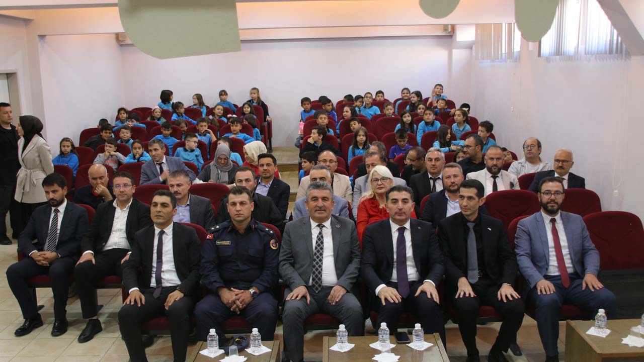 Gerede’de İlköğretim Haftas3ı Törenle Kutlandı!