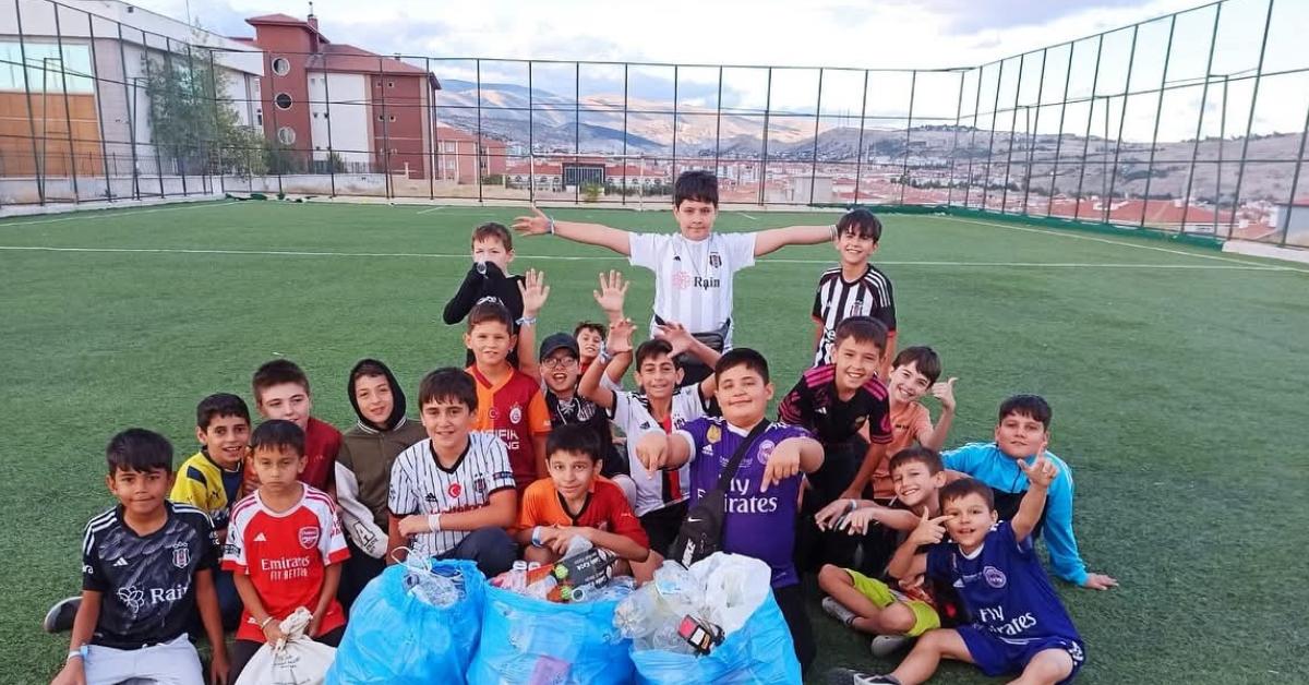 ankara beypazarinda genclerden ornek cevre temizligi etkinligi et6UKJZ4.jpg