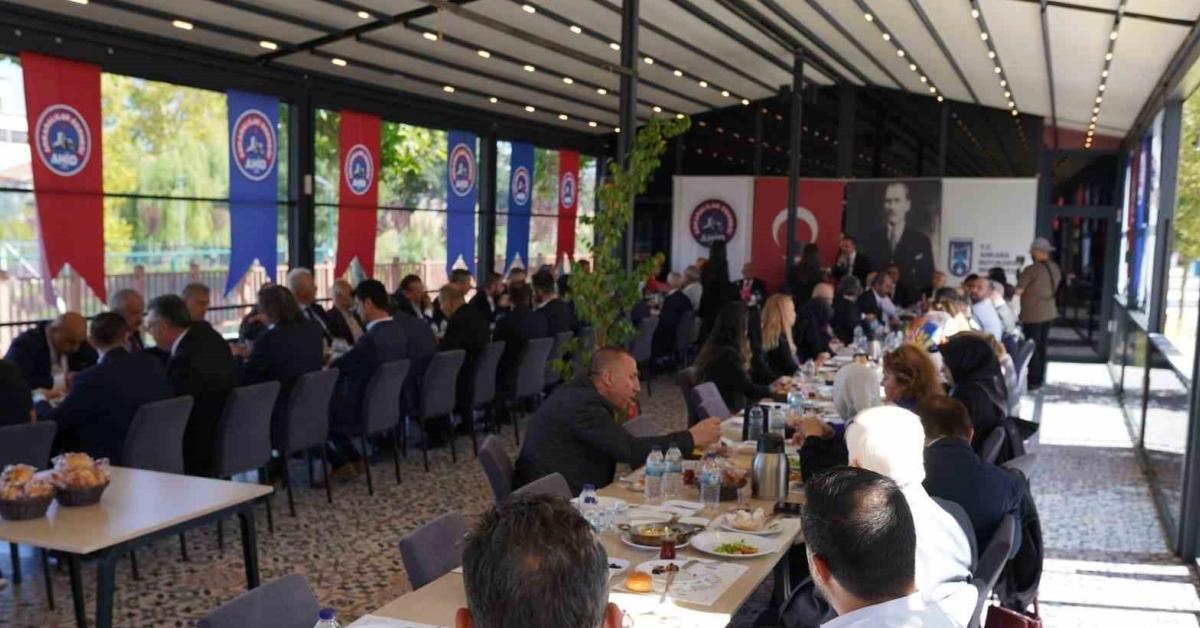 ankaralilar yeni donemin ilk toplantisini yapti ZMyPZRTK.jpg