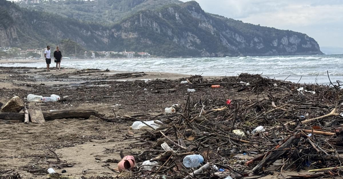 bartinda inkumu sahili atiklarla mucadele ediyor ZNtRAejF.jpg