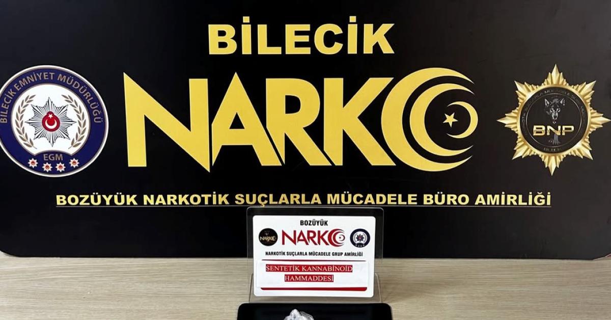 bilecik bozuyukte 4 kisi uyusturucuyla yakalandi NeDpcII2.jpg