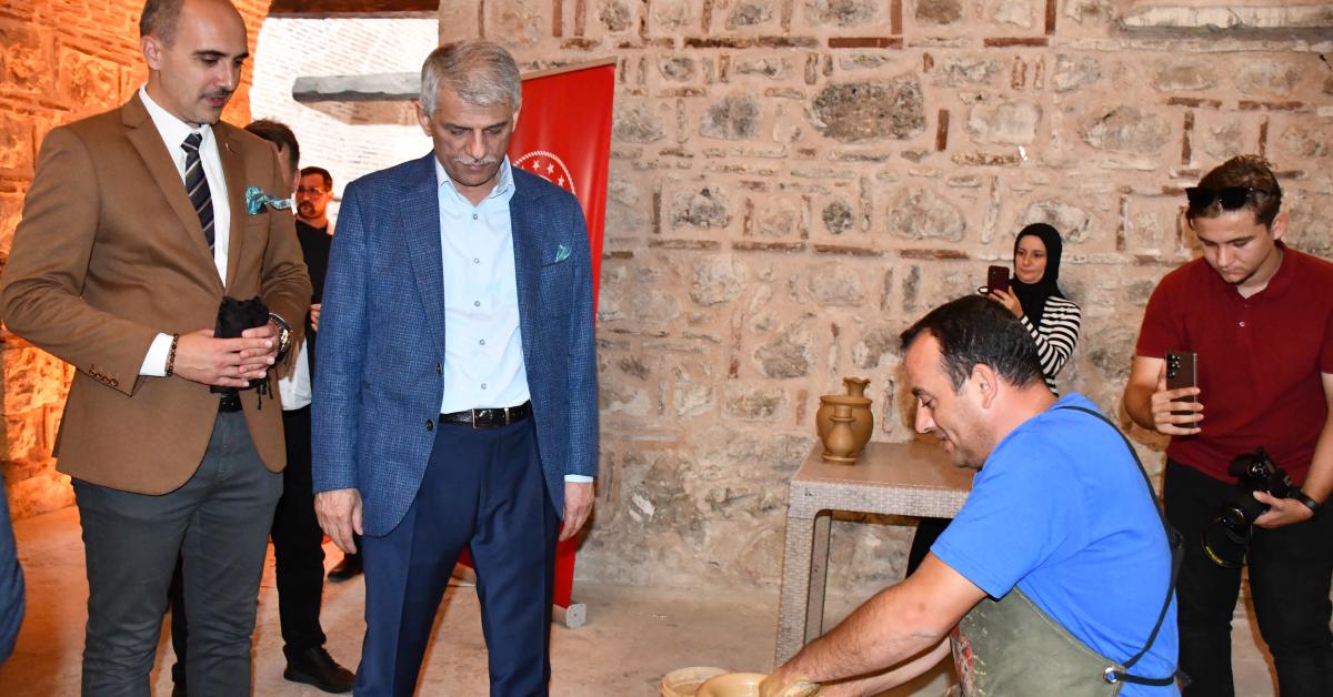 bilecik golpazarinda ipek yolu kultur sanat festivali basladi SYauCIgk.jpg
