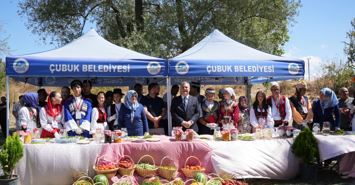 cubuk belediye baskani demirbastan tursu festivali aciklamasi salataligimizdan utanmiyoruz t8lSC5KR.jpg
